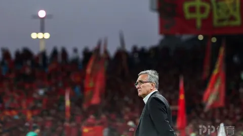 《球星萨拉赫成香饽饽！美职联、沙特劲旅、土耳其豪门争相追逐，未来归属引全球关注》